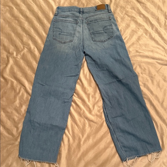 American Eagle Outfitters Light Blue Ripped Boyfriend Jeans - Picture 3 of 3